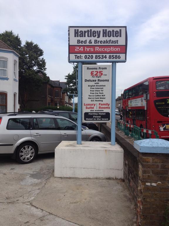 Hartley Hotel Лондон Екстериор снимка