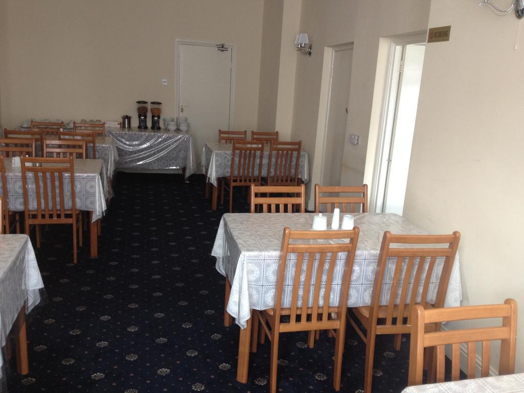 Hartley Hotel Лондон Екстериор снимка